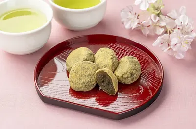世起 スタンドパック もち 黒ごまきな粉ちぎり草 - Image 2